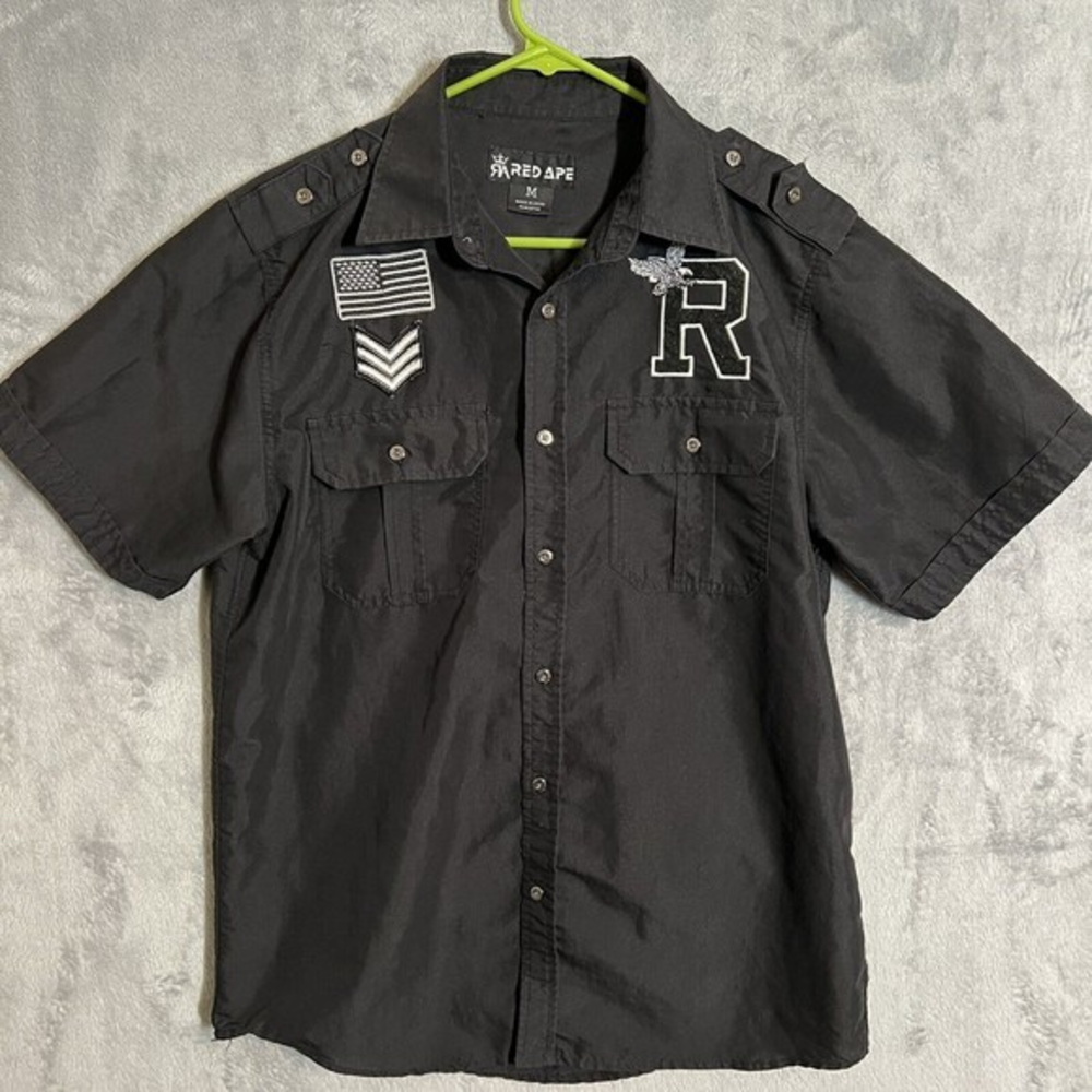 Men’s Red Ape Embroidered Logo‎ Black SS Casual Button Up Shirt Size Medium